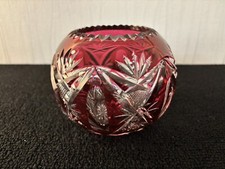 Vase rouge boule en cristal de Saint Louis non signé modèle12