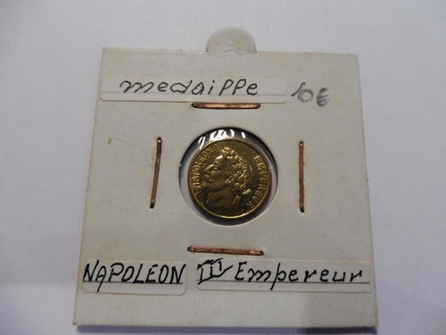 Ancienne petite médaille - ,