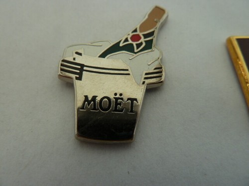 Pin champagne moet et - ,