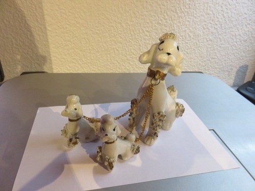 Figurine caniche - , en