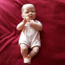 Poupon Asiatique 36-37cm Sexué Fille Avec Son Vêtement D'origine Marque BERENGUE