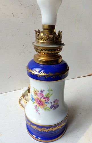 Ancien pied lampe fleuri - de,