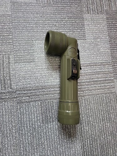 Lampe torche militaire - ,