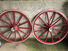 Roues de charrette en bois cerclées de fer. Fabrication récente, diam: 90cm 