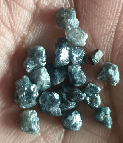 Diamant brut noir - ct,