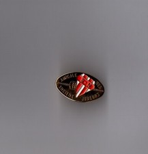 pin's rugby / amicale des anciens joueurs SN Stade Niortais (doré)