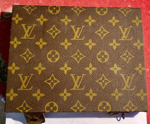 Louis vuitton boîte à - louis,