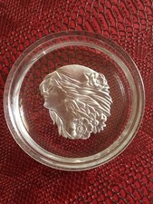 Superbe vide-poche avec visage de femme moulé dans le verre, comme neuf, Diam. 1