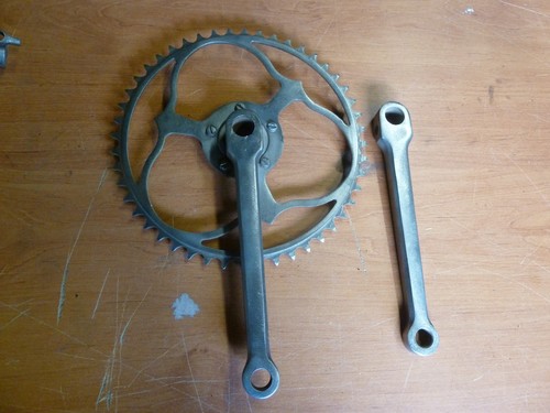 Ancien vélo pédalier - ancien, piste