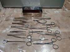 Lot De Anciens instruments de chirurgie pince chirurgicale médecine science 