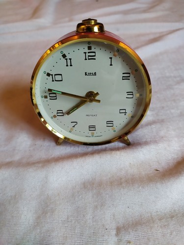 Ancien petit réveil - petit,