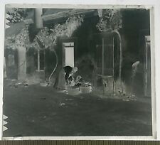 UA138 Plaque verre négatif BE circa 1900 maman enfant bain bassine zinc