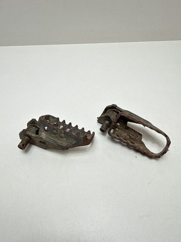 Yamaha yz80 footpegs - yz80,
