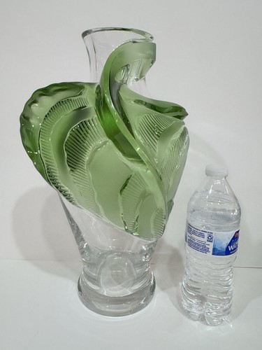 Lalique crystal tanega - 14”,