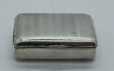 ANCIENNE BOÎTE À TIMBRES