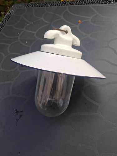 Ancienne lampe émaillée - ,