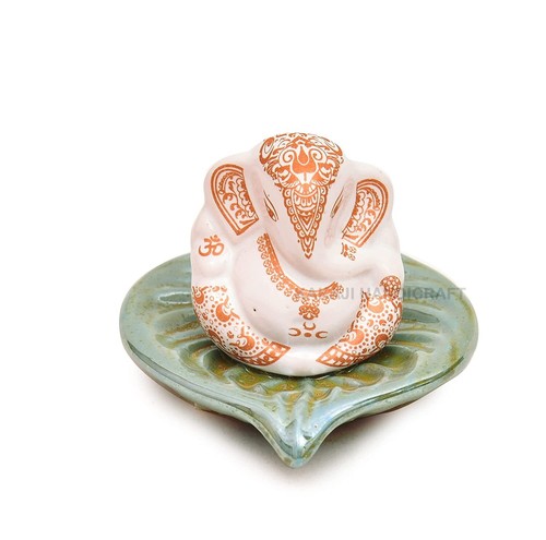 Lord ganesha avec feuille - lord,
