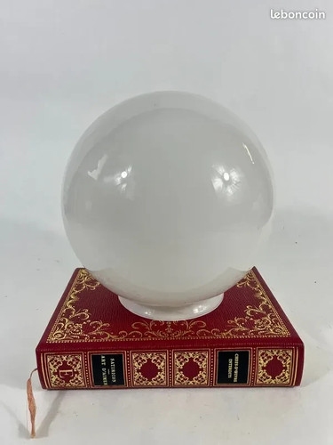 Globe opaline blanche avec - opaline,