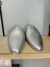 Paire Embauchoirs A Chaussure Above N° 6 Aluminium Année 1950