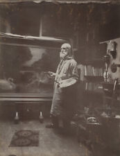 Le peintre Edmond Eugène Valton (1836-1910) dans son atelier. 1900-10.