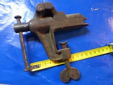 ancien petit etau de table ou