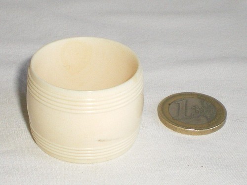 Ancien petit rond serviette - de,