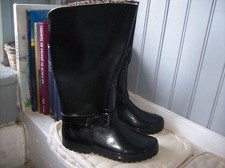 bottes de pluie neuves caoutchouc noir .t 40. (AZ/GO/V)