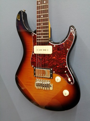 Guitare électrique - , (yamaha)
