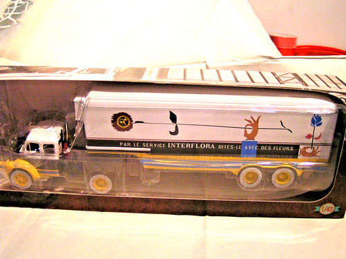 Camion ixo semi - 1/43,