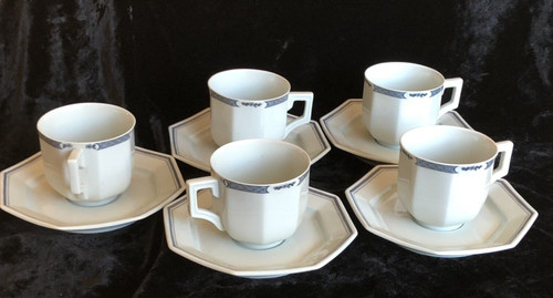 Tasses sous coquet - 5,