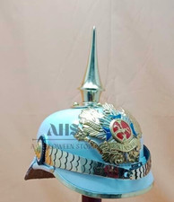 Casque en cuir blanc à pointe