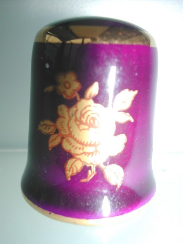 Dé coudre porcelaine - à,