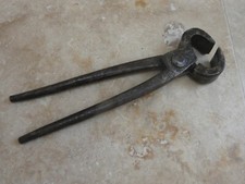 Pince tricoises tenaille , outil ancien de maréchal-ferrant