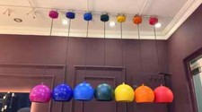 Lampe suspendue colorée