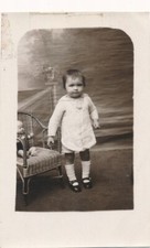 Photo-carte enfant debout