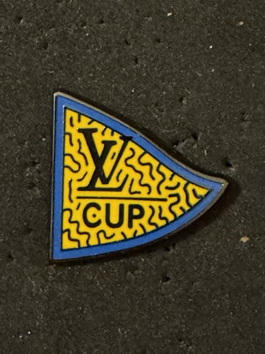 Pin louis vuitton cup - pin’s, lv