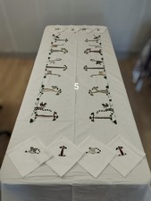 JOLIE NAPPE DE TABLE BLANCHE