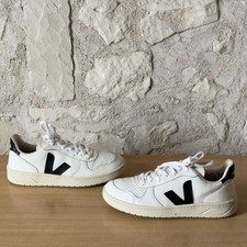Veja V-10 Noir Blanc Baskets