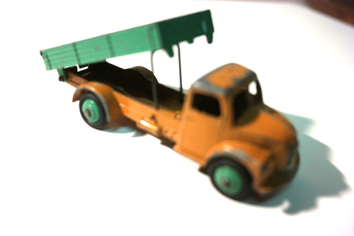 Dinky toys 414 dodge - n°,