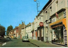 62 DOURGES AE#DC600 LA RUE ROGER SALENGRO SIMCA 1000 BAR TABAC PUB ENSEIGNE PE