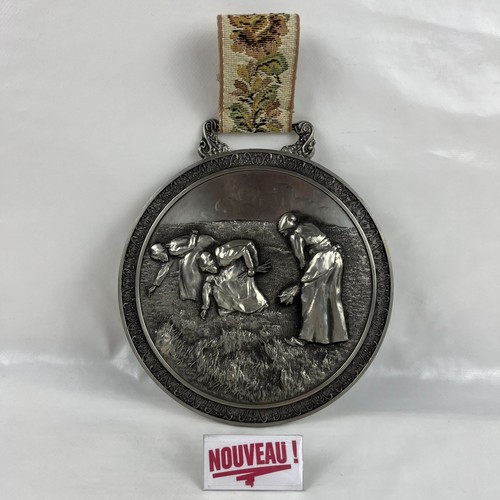 ➜MÉDAILLON/PLAQUE