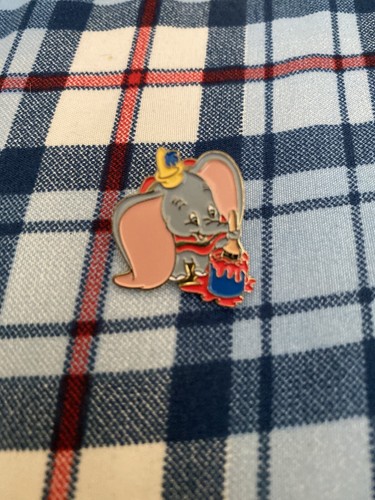 Wdw cast holiday set dumbo - holiday,