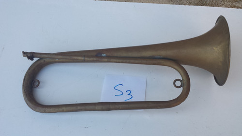 Ancien clairon militaire - s3/,
