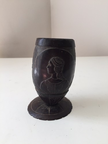 Ancienne noix gravée