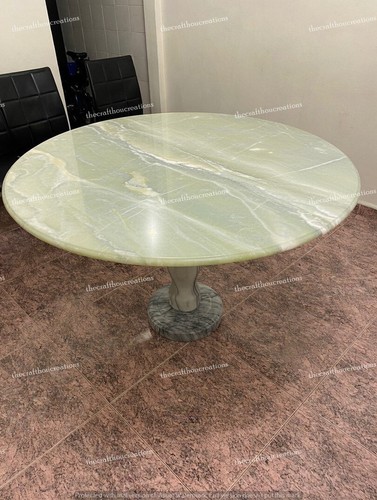Luxury green onyx round center - luxury,