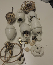 Lot d'éléments de Monte et Baisse en Porcelaine et tôle cable douilles