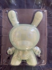 Kidrobot GID ZOMBIE Dunny 8" - Vinyle Art Toy