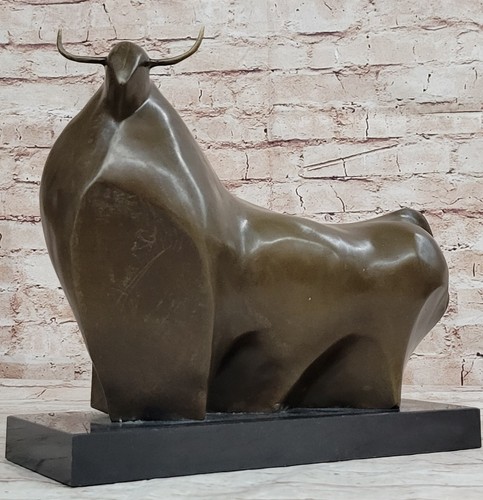 Sculpture bronze taureau - en,
