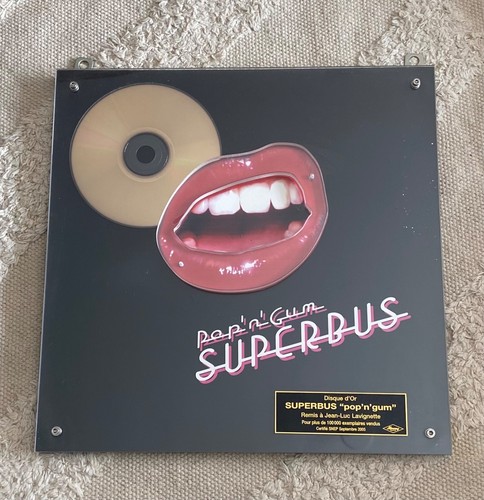 Disque superbus - d’or,