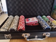 Malette poker -  jetons -1 jeux de cartes - 5 dés